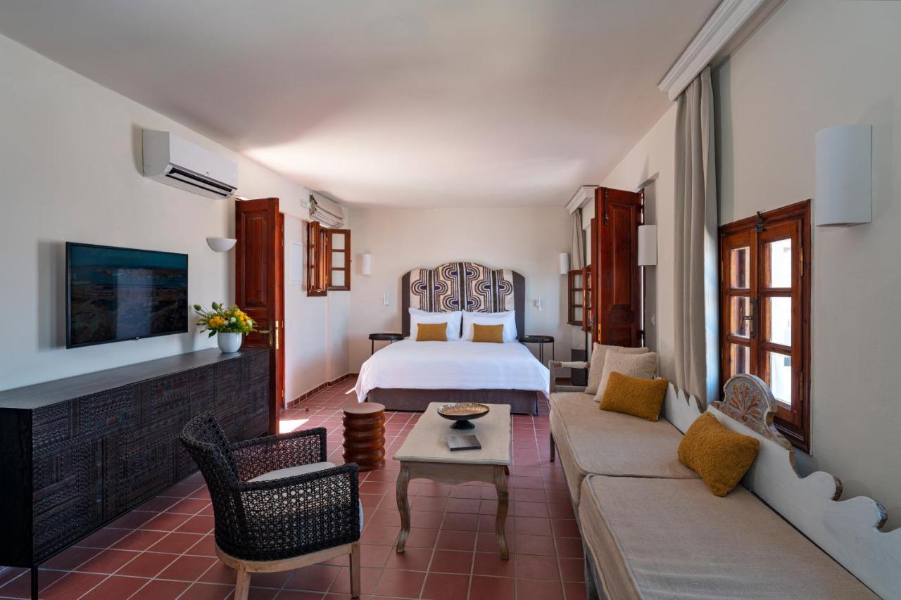 Maris Lindos Suites & Apartments エクステリア 写真